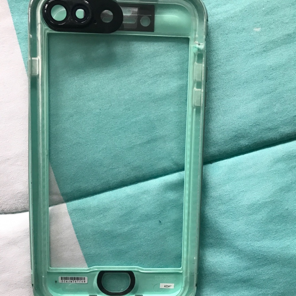 iphone 7+ - Picture 2 of 2